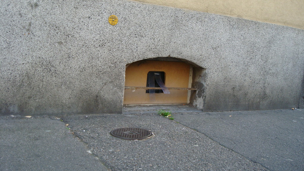 Eingang Futterplatz Strassenseite